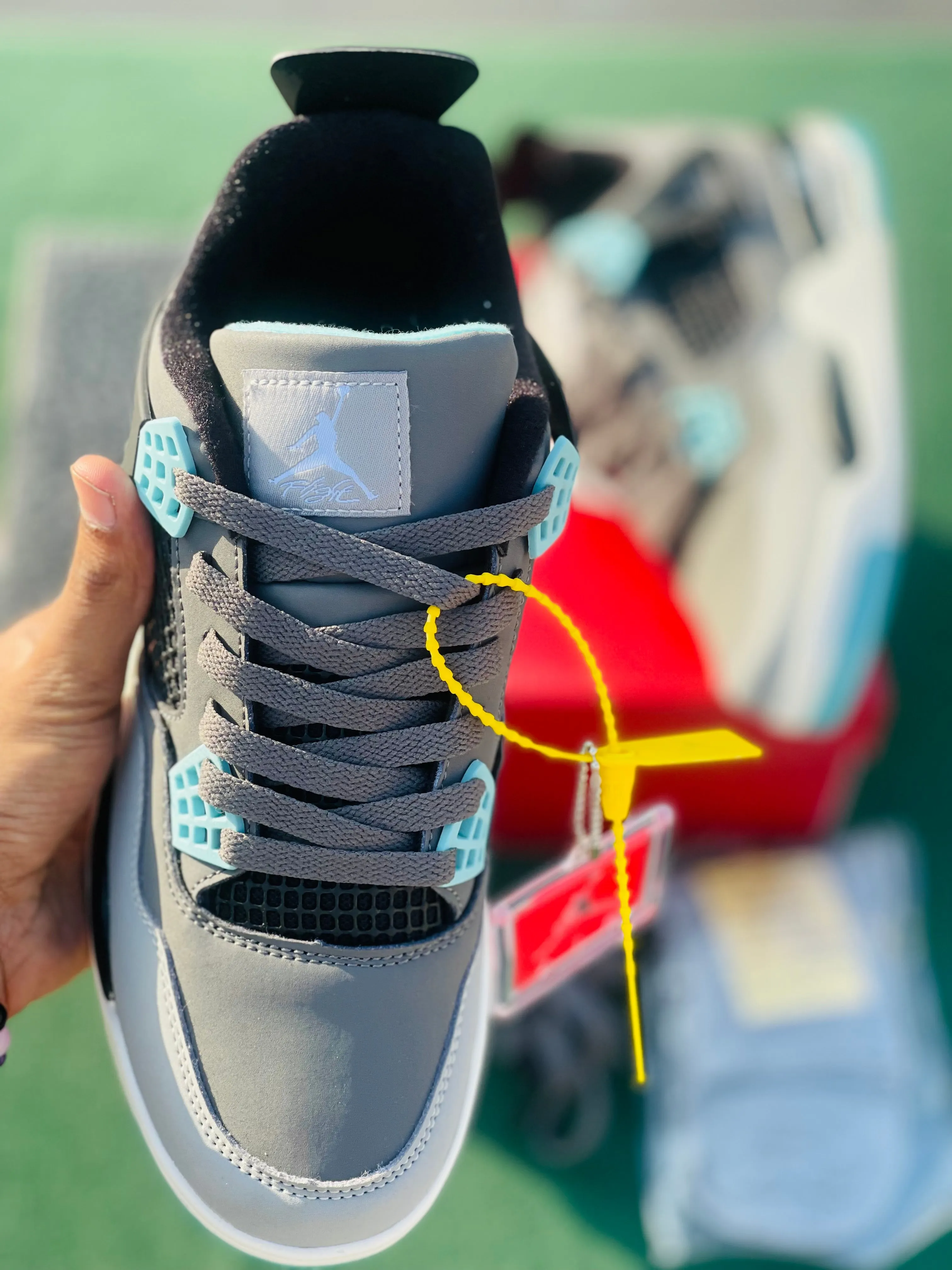 AIR JORDAN RETRO 4-silver