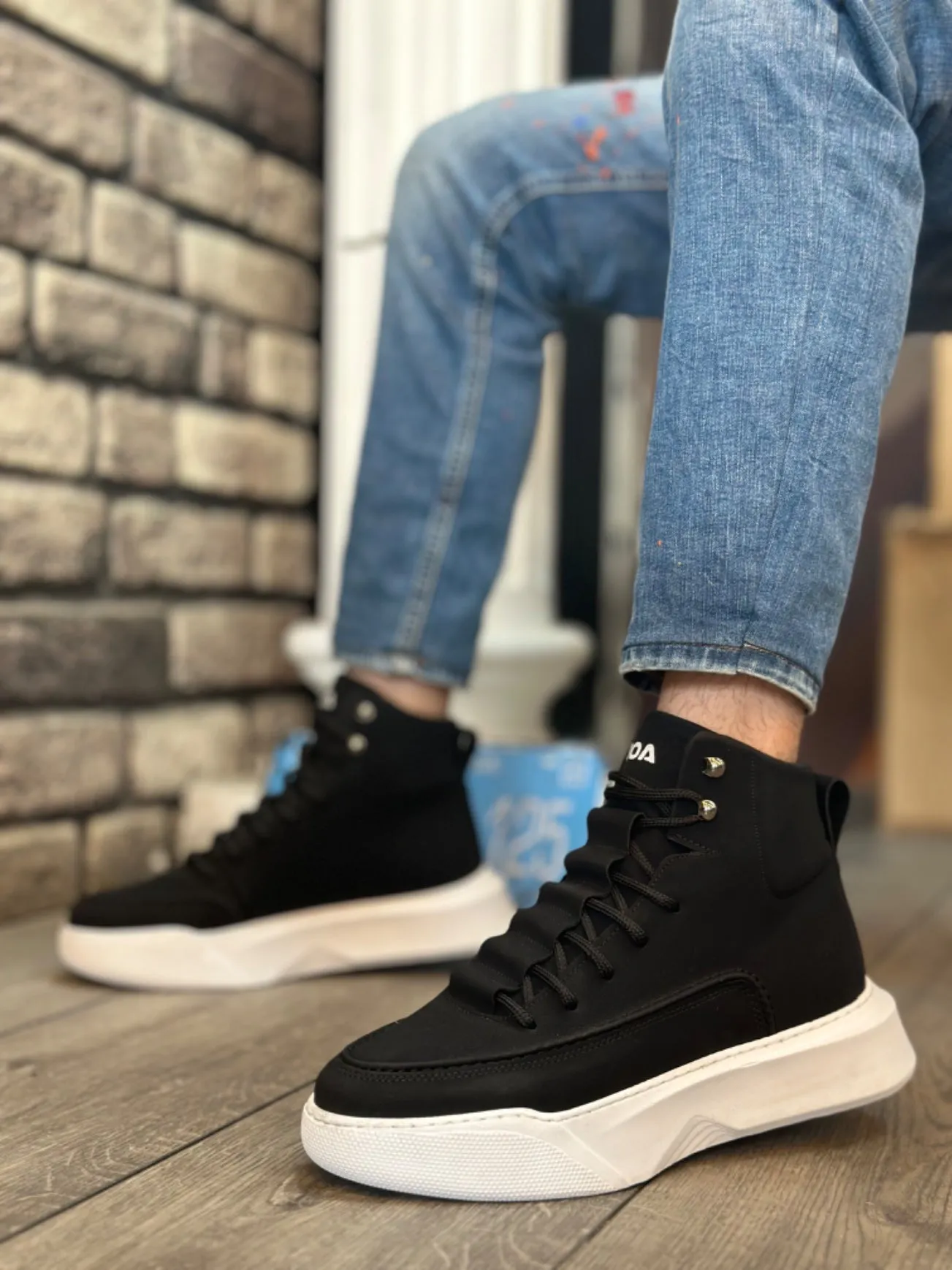 BA0321 Hidden Lace Men's High Sole Black and White Sports Boots
