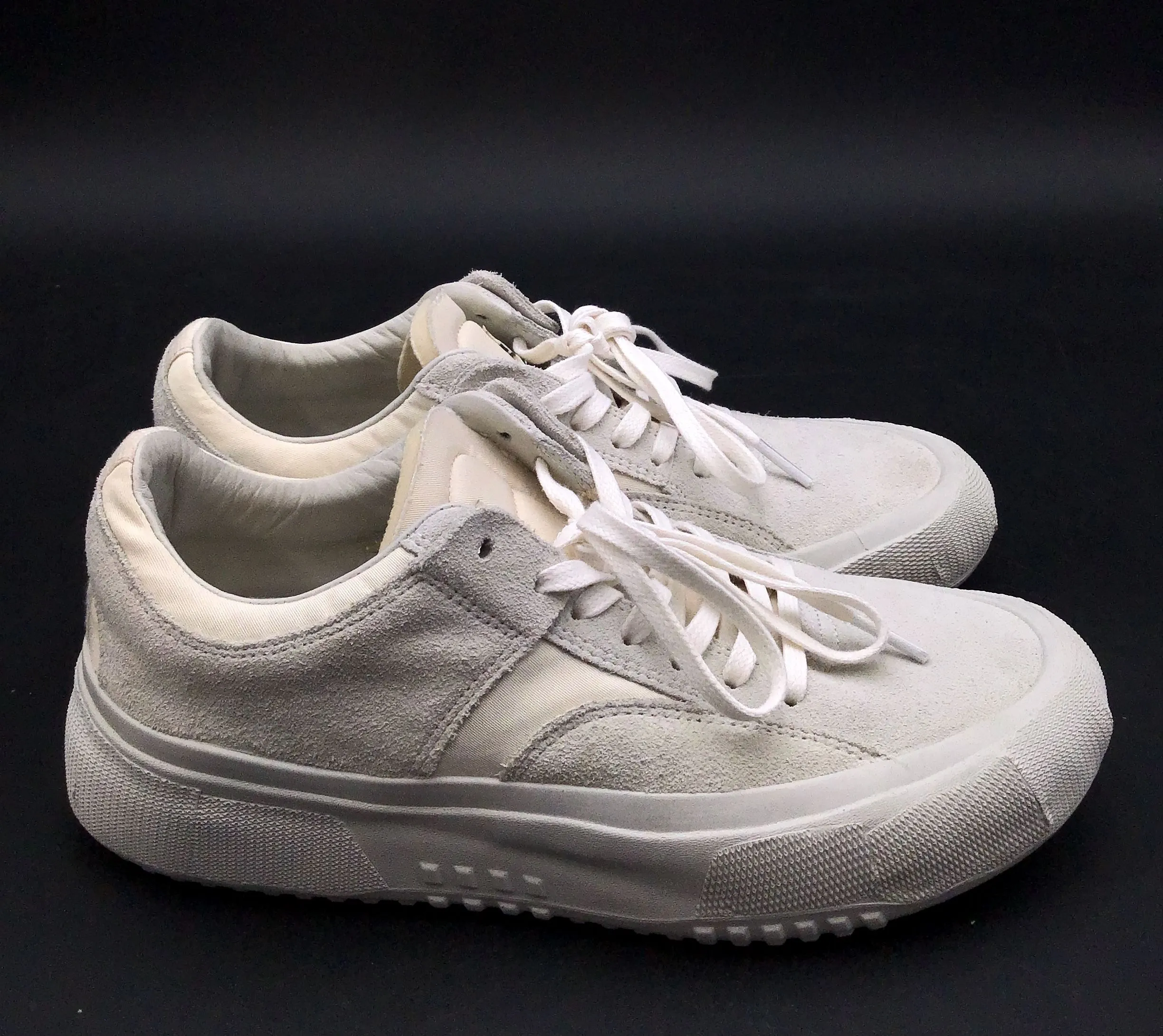 Brandblack Women's White Athletic Shoes - Size 8