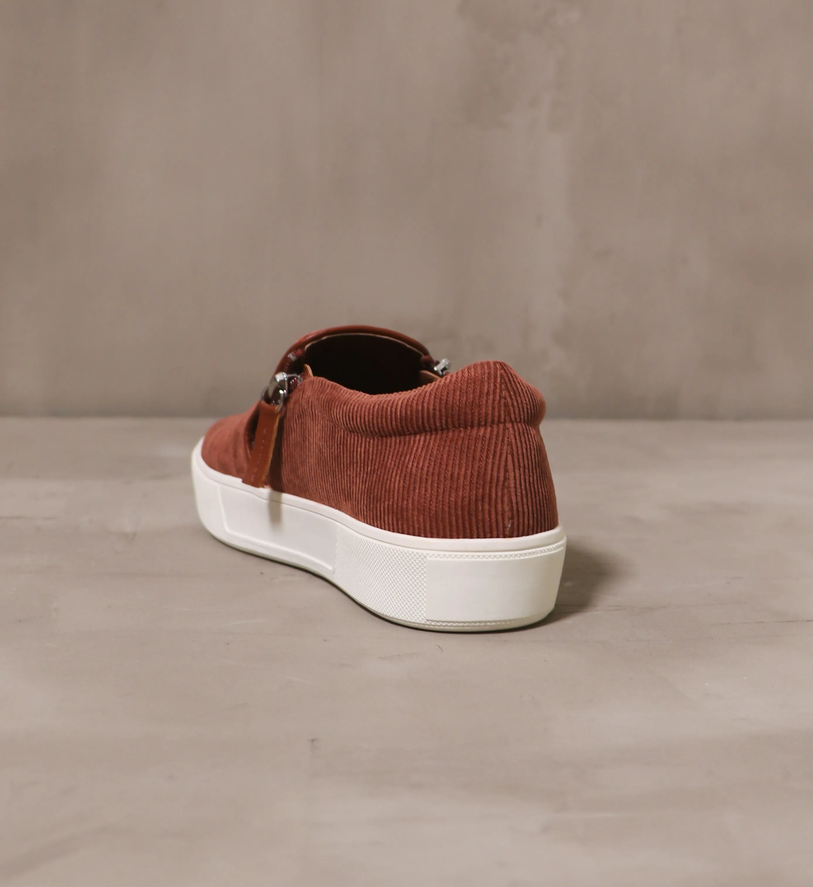 CORDUROY MEETS WORLD SNEAKER