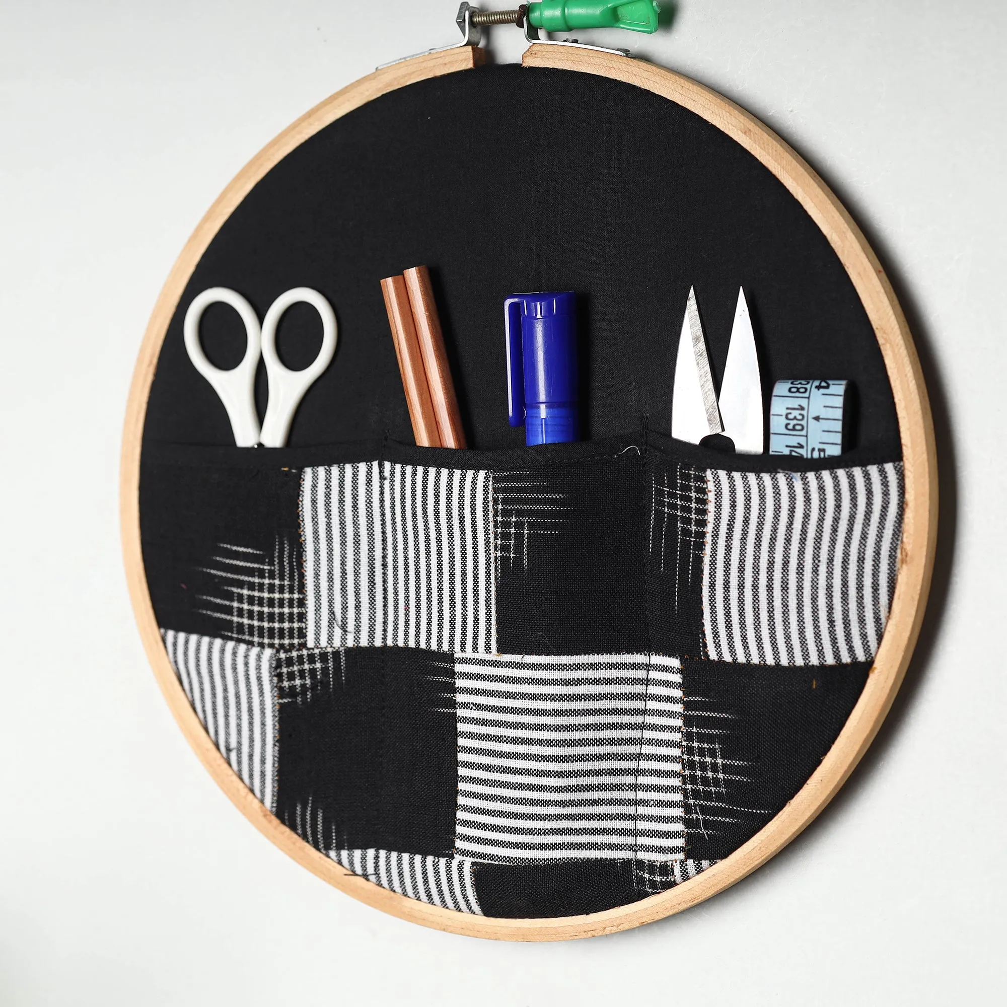 Embroidery Hoop Wall Decor (Medium) 40