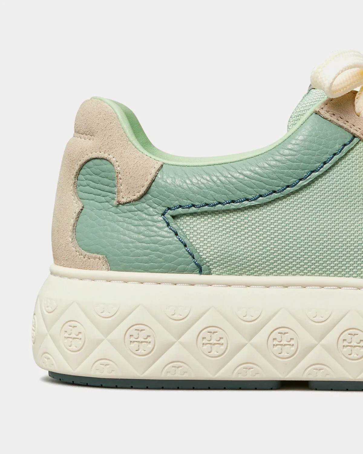 Ladybug Mist / Calcare / Mist Low Top Sneakers