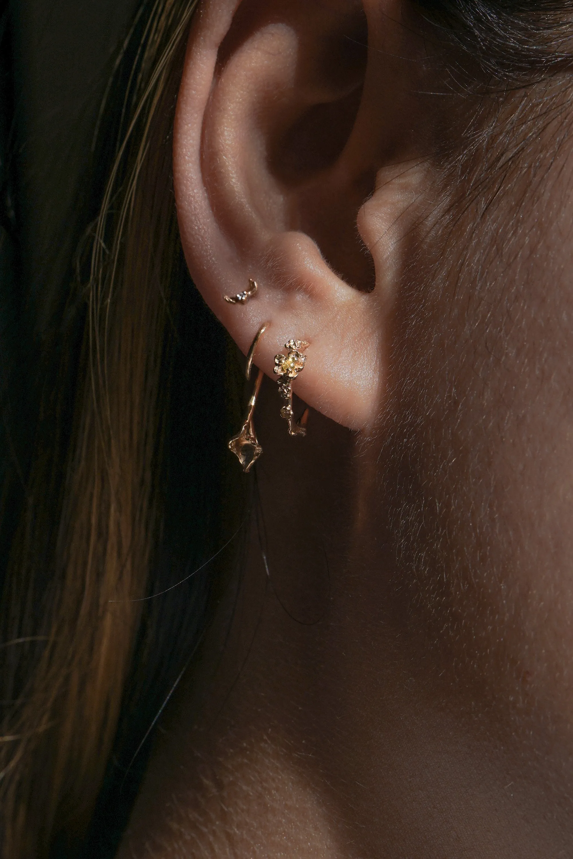 Small Buttercup Hoop with Alternate Stone