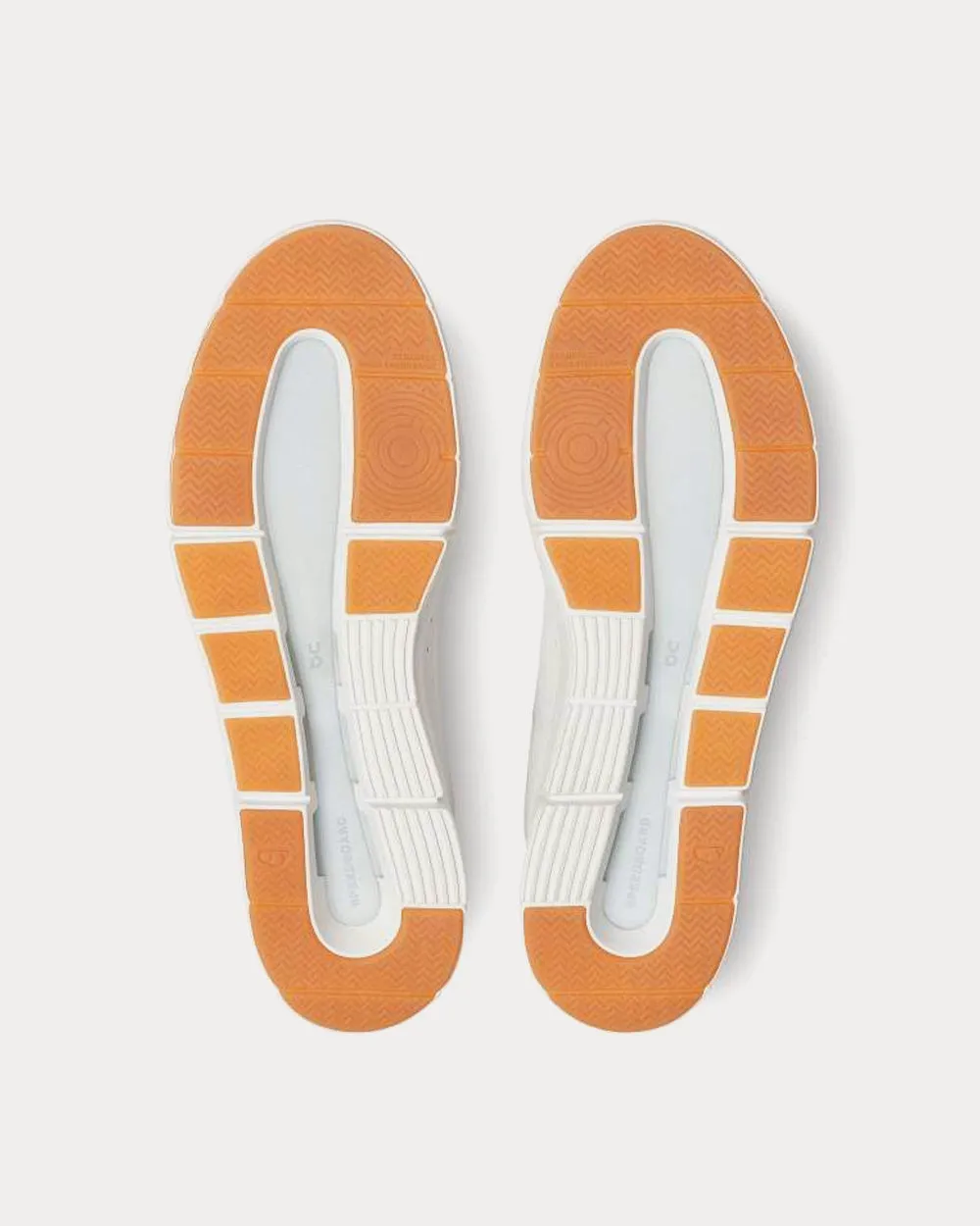 The Rodger Centre Court Ice / Phantom Low Top Sneakers