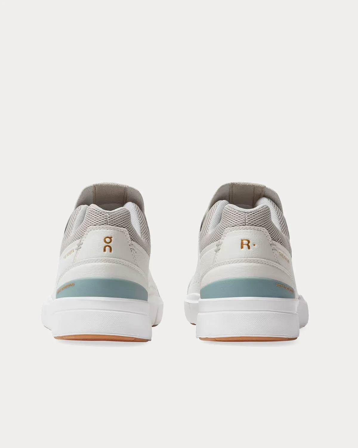 The Roger Centrecourt Ice / Phantom Low Top Sneakers