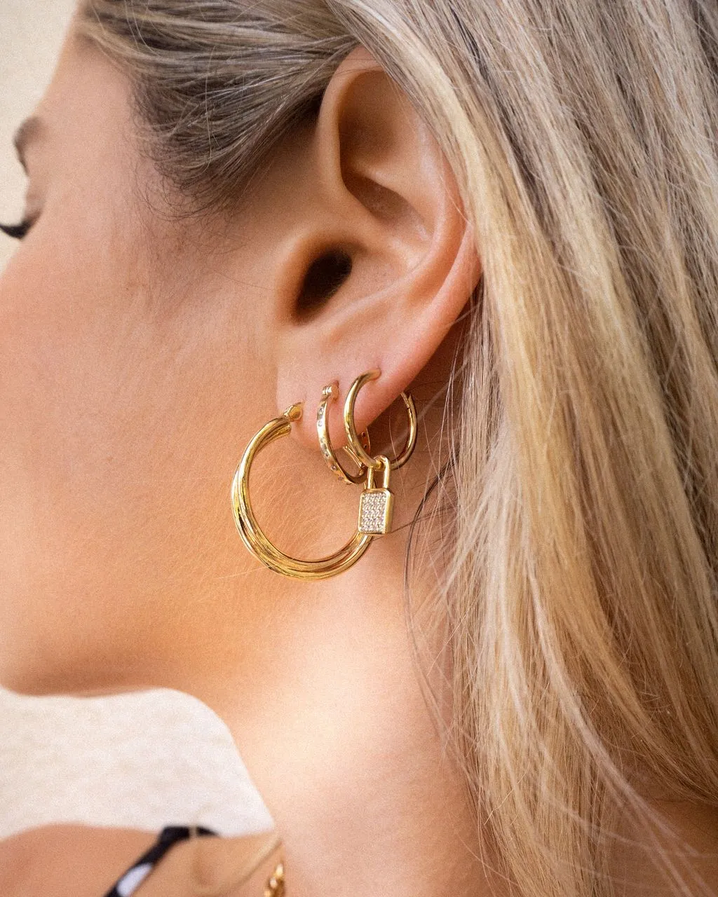Valentina Hoops