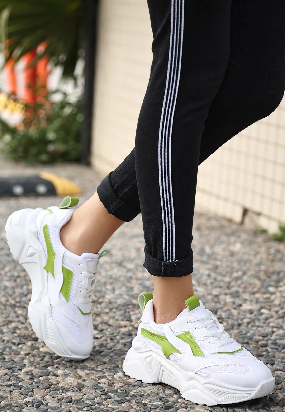 Women's White Leather Green Detailed Lace-Up Sports Shoes